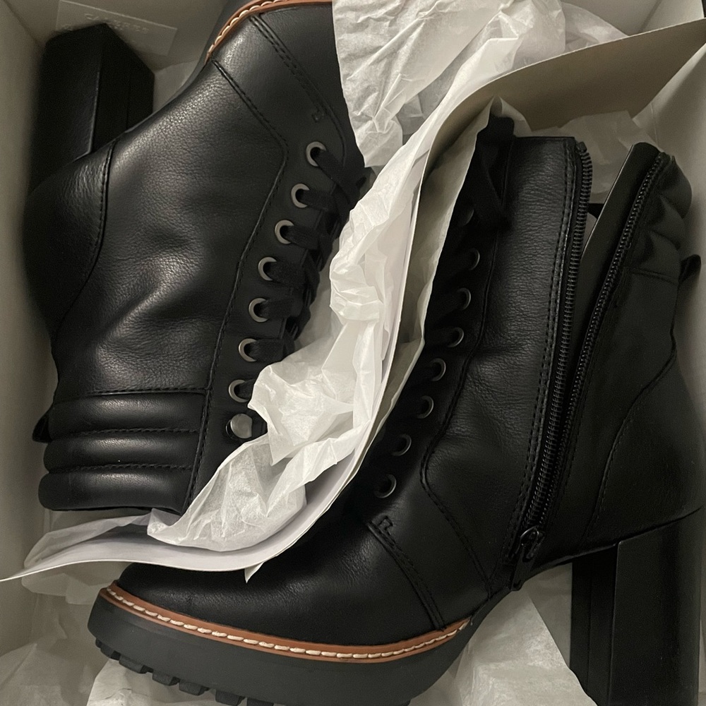 Naturalizer Colby Platform Boot NWOT